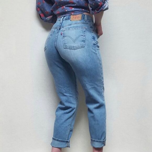 VINTAGE Levi's Relaxed Fit High Rise Mom Jeans - Picture 2 of 12